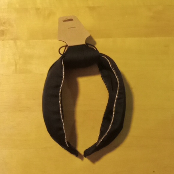 Chic Knotted Headbands – Black & Green with Dainty Gold Trim - Picture 6 of 6